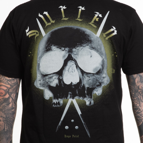 sullen-clothing-hugo-badge-tee-03.jpg